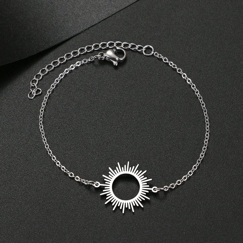 Pulseira Dourada com Pingente Sol Vazado