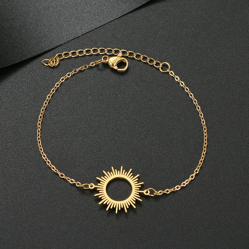 Pulseira Dourada com Pingente Sol Vazado