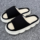 Chinelo casual respirável e confortável.