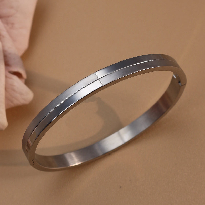 Bracelete Elegante Design Geométrico Moderno